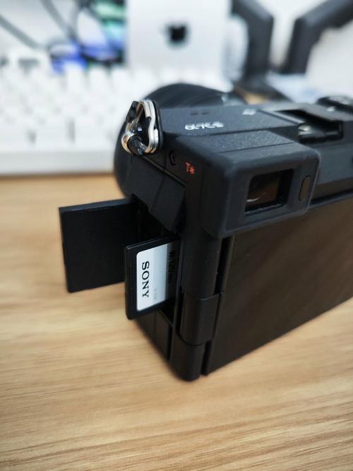 索尼数码相机W570D适合什么内存卡,详细点