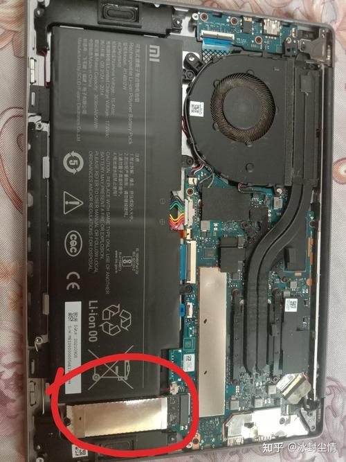 硬盘的位置在哪?