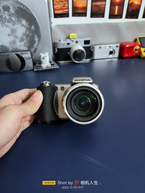 请问奥林巴斯SP-600UZ相机的色温在哪里调啊?为什么拍出来的相片都偏黄...