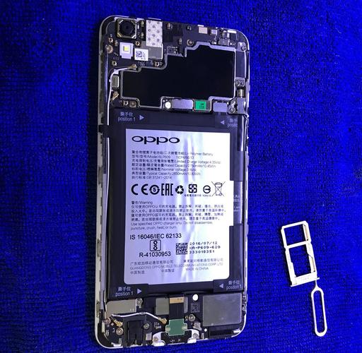 oppor9手机内屏坏了,要多少钱。