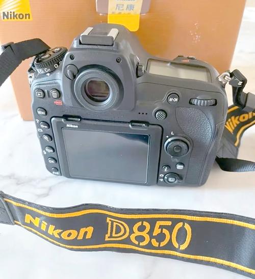 为什么尼康d780比D800、D810单反相机费用高?