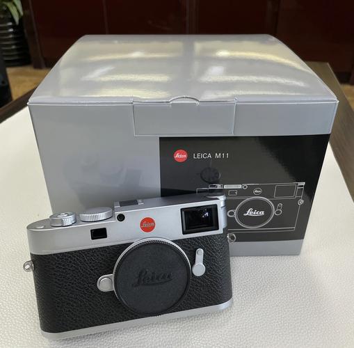 女生想要买徕卡相机,入门级有什么推荐的?