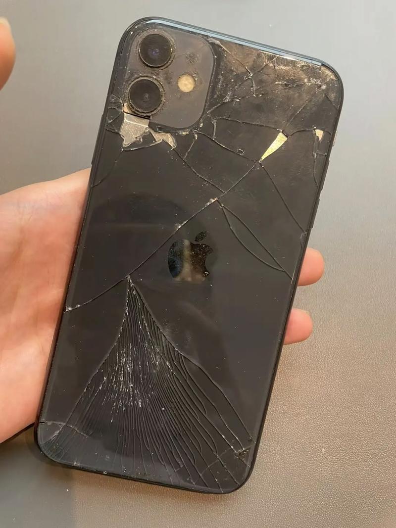 iphone换屏幕玻璃多少钱