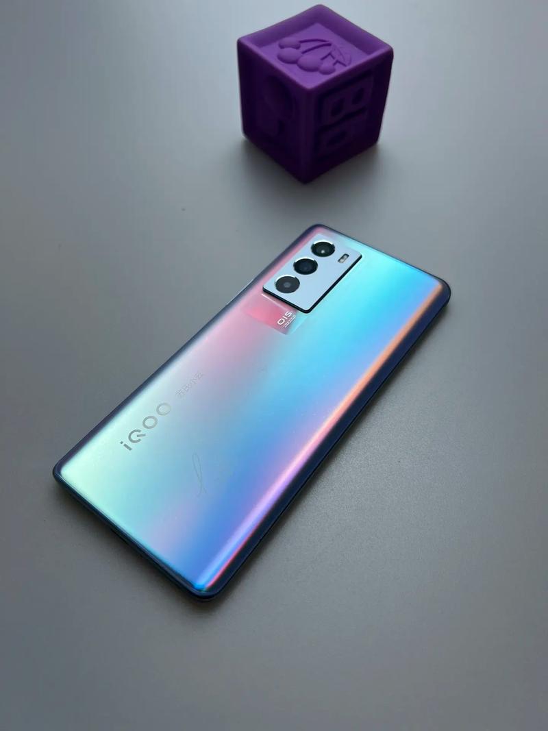 都是iQOO手机,iQOONeo5se和iQOOZ5哪个更值得入手?