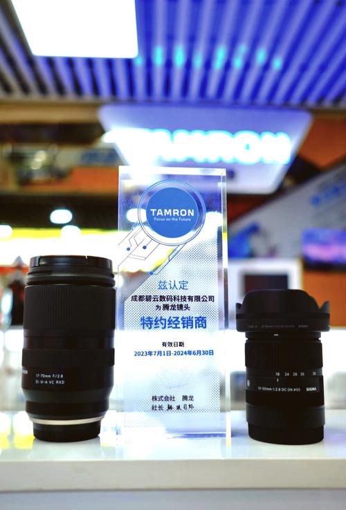 半画幅人像镜头推荐