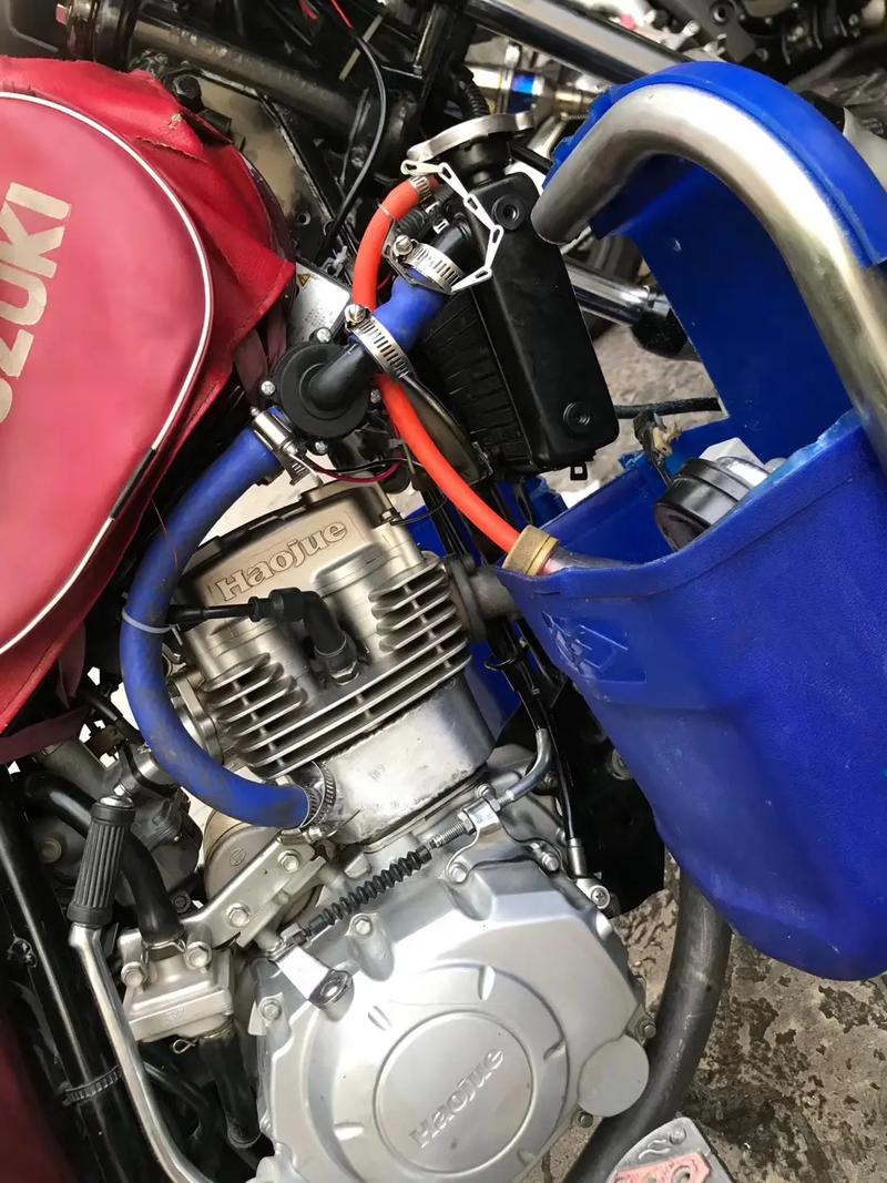 汽车冷凝器和散热器的区别