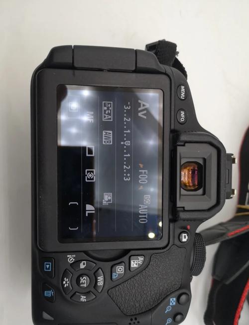 佳能d700有机身马达吗