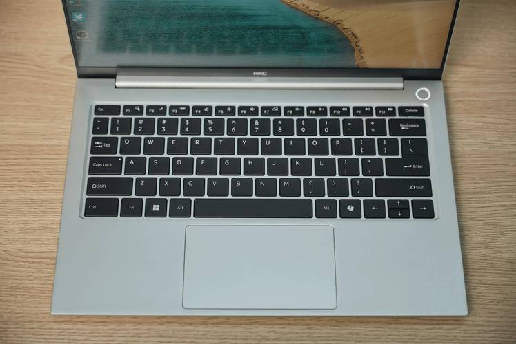 您好,我想买一台4000元左右的笔记本电脑,日常办公用,帮忙推荐几款性价比...