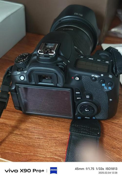 我想学摄影,看中了佳能70D,淘宝二手要便宜1000多,京东3000多,不知道...