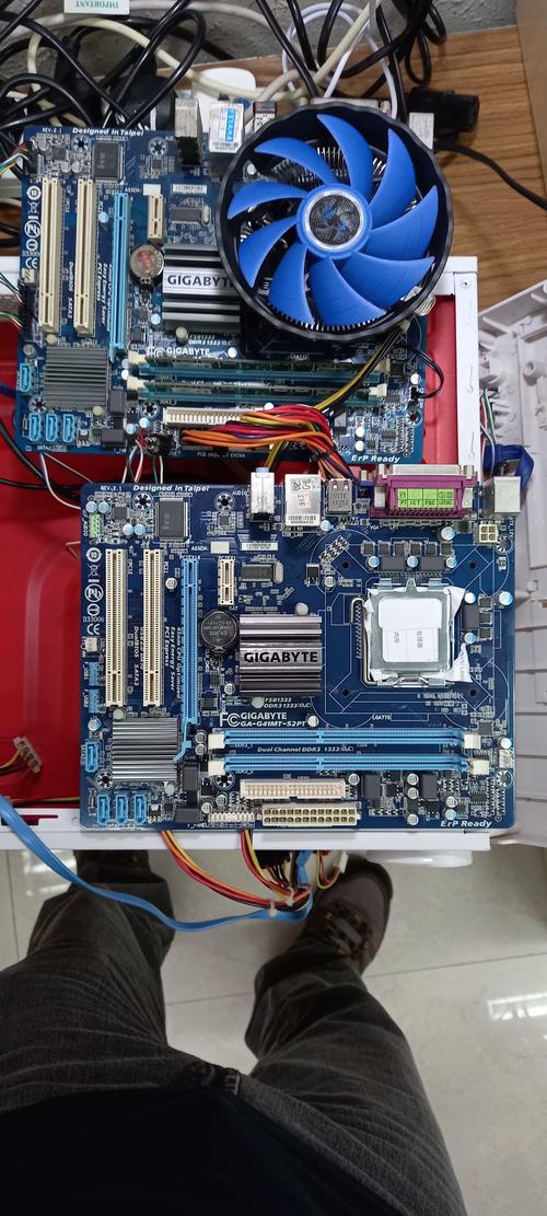 技嘉主板怎么辩真假???