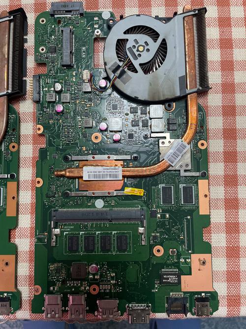 这个位置有点凸起,对电脑有什么影响吗?