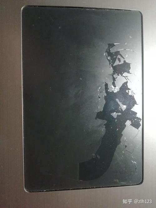 笔记本触摸板鼓起来了