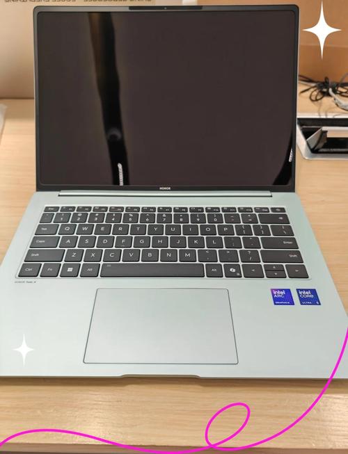 笔记本c面左下凸起