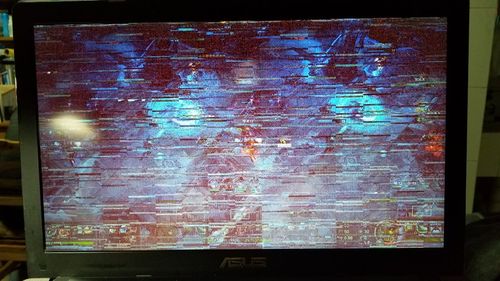 华硕飞行堡垒换个屏幕大约要多少钱