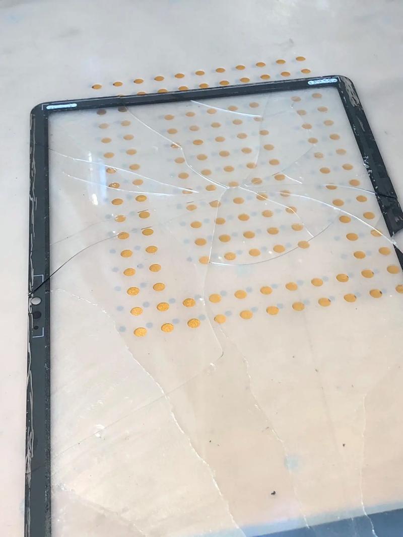 华为平板外屏碎了多少钱