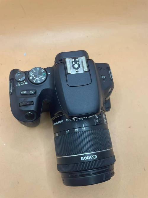 比较一下佳能200D跟佳能M50哪款好点