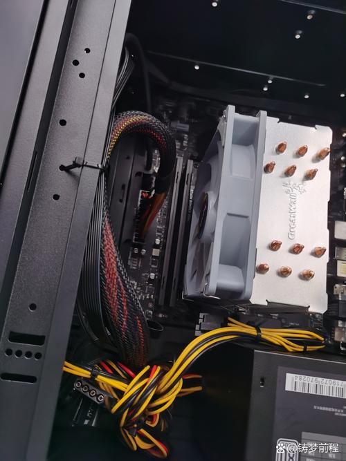 cpu原装风扇怎么装