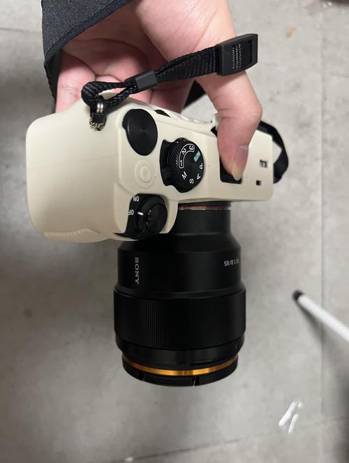 索尼85/1.8镜头前组镜片怎么拆