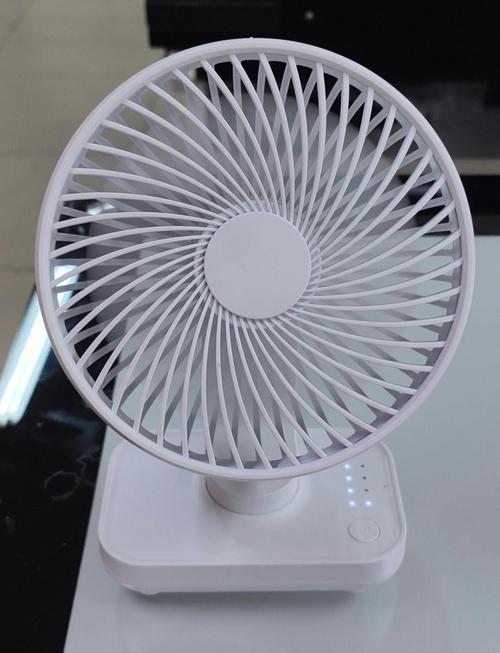 小型电风扇一般是多少瓦功率?