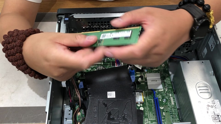 戴尔一体机,电脑老卡,反应迟钝,为什么呢?